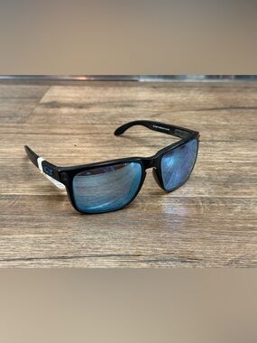 Oakley Holbrook Men's Black Frame Swim Shades with Blue Mirrored Lenses
